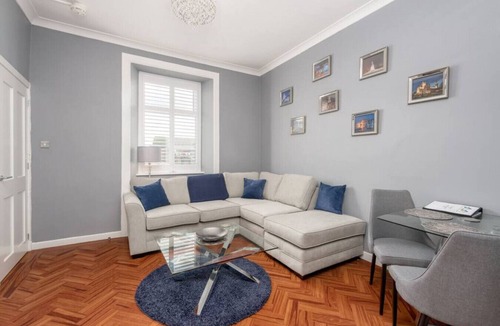 Dunfermline Apartment | No.10 - by StayDunfermline