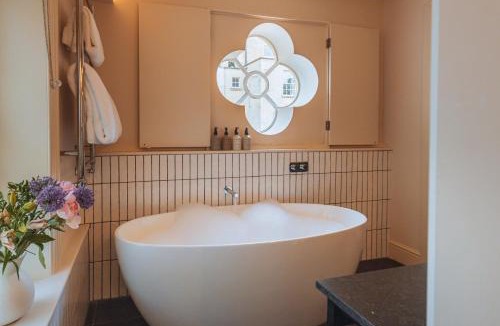 Bath Hotel | No 15 by GuestHouse, Bath