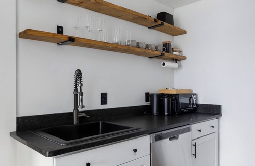 Lakewood Apartment | NO. 2 - 1BD Hotel Quality