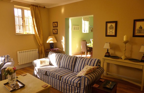 Breedon on the Hill Cottage | No.2 Meynell Mews