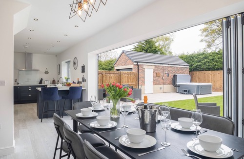 Guisborough House | No 2 The Paddock