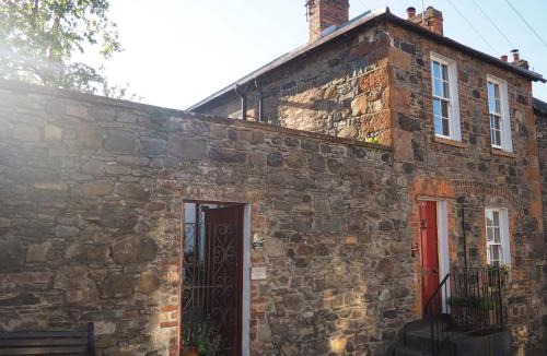 Hillsborough House | No.33 Coach House