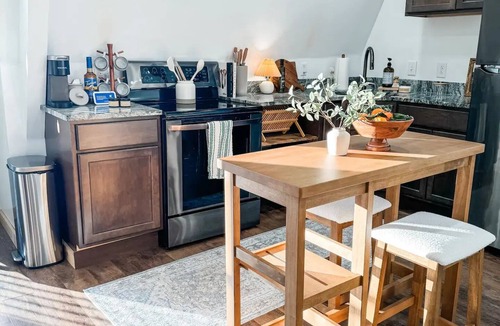 Corning House | No. 3537 Light & Airy Cozy Loft