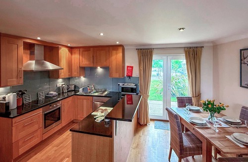 Brora Cottage | No.4 The Links Apartments