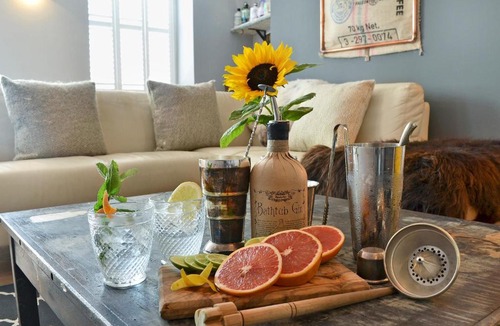 Pentrefelin House | No 5 @ Ginhaus