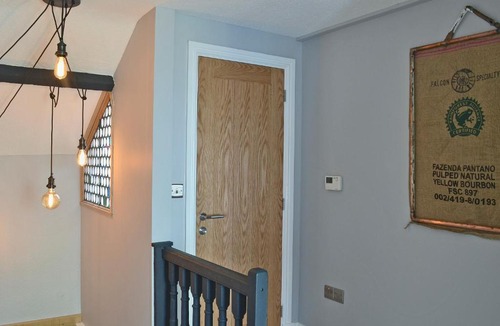 Pentrefelin House | No 5 @ Ginhaus