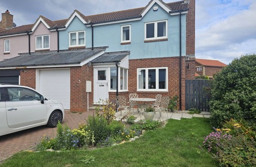 Beadnell House | No 5 Longbeach Drive