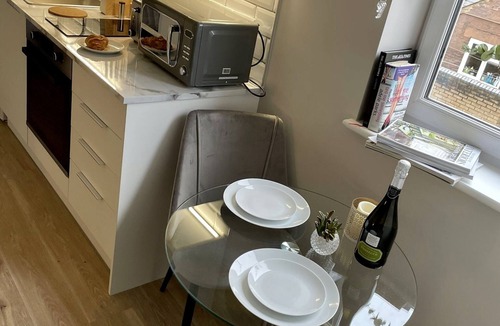 Mill Road Apartment | No 73 Comfort by condokeeper