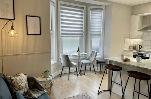 Mill Road Apartment | No 73 Comfort by condokeeper