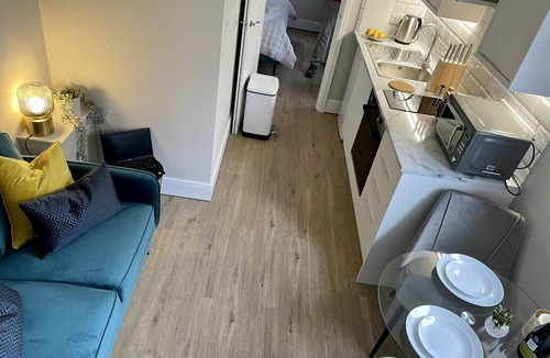 Mill Road Apartment | No 73 Comfort by condokeeper