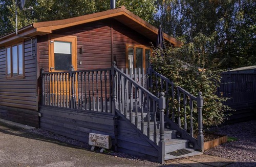 Wilberfoss House | No 77- Honey Bee Lodge