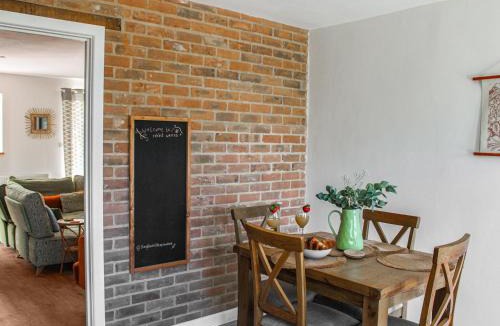 Foxley House | No 8 Mouse Hole-Uk44302