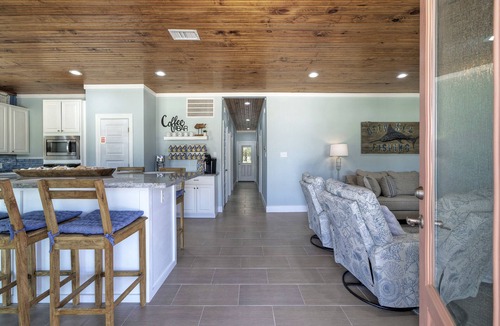 Port O Connor House | NO AGENDA HACIENDA-Pool/Playscape Pets ok with more fees