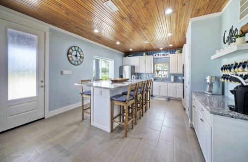 Port O Connor House | NO AGENDA HACIENDA-Pool/Playscape Pets ok with more fees