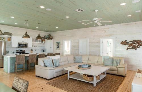 Sand Point House | No Agenda Hacienda