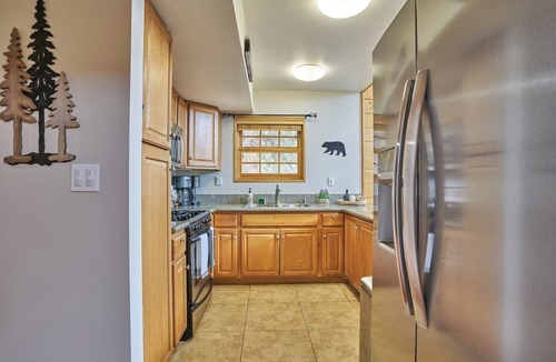 Whispering Forest Cabin | No Better Escape than Our Private Lot with Relaxing Deck, Firepit table, 3BR w/Game Loft, Pac Man!