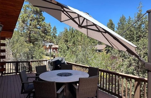 Whispering Forest Cabin | No Better Escape than Our Private Lot with Relaxing Deck, Firepit table, 3BR w/Game Loft, Pac Man!