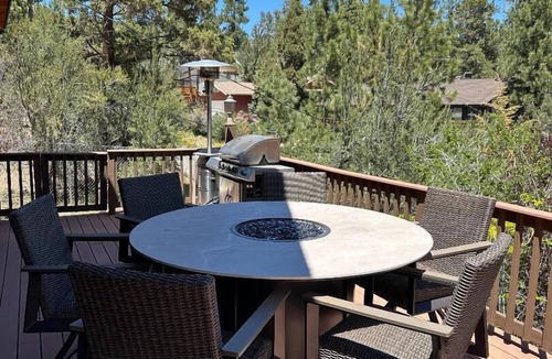 Whispering Forest Cabin | No Better Escape than Our Private Lot with Relaxing Deck, Firepit table, 3BR w/Game Loft, Pac Man!