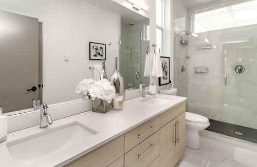 South Delridge House | *NO CHORES* Centrally Located Modern Home