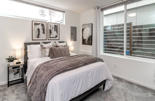 South Delridge House | *NO CHORES* Centrally Located Modern Home