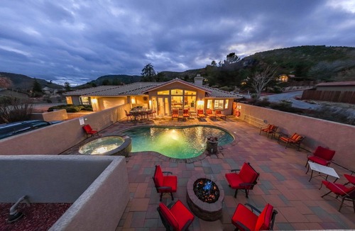 Oak Creek House | NO clean fee, Red Rock VIEWS, Heated Pool, 5BR