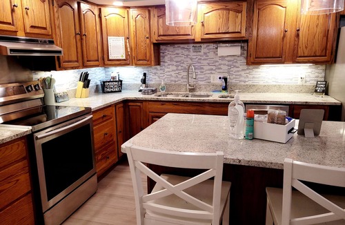 Newport House | No Cleaning Fee - Steps to Entertainment - King Bed - Family Friendly
