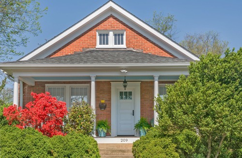 Martha Jefferson House | NO CLEANING FEE, Off Street Parking, walkable to UVA, Ting Pavilion, Restaurants