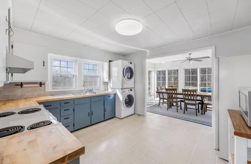 Bristol House | No cleanup chores, arcade, fire pit, close to casino, I81, downtown.