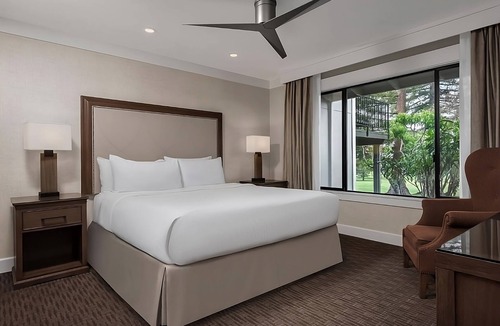 Napa Hotel | No Dull Moments! 4 Spacious Suites w/Kitchens, Pool, Onsite Golf, FREE Parking!