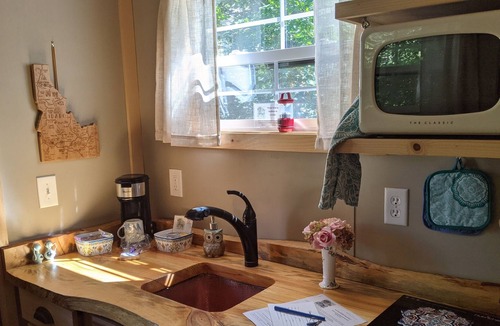 Salmon Bed & Breakfast | No Fees! Riverfront Blue Gypsy Wagon on Mini-Donkey Ranch!