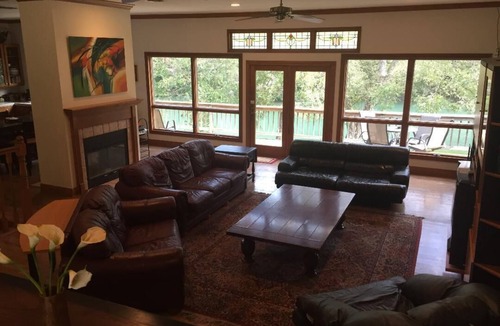Gruene House | No Flood! Gruene House & Cabin on Guadalupe! 7Bdrm/4.5Baths/Kayaks, Sleeps-28!