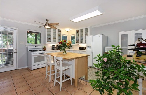 Bouldin House | NO home is more in the HEART of SOCO than this one!