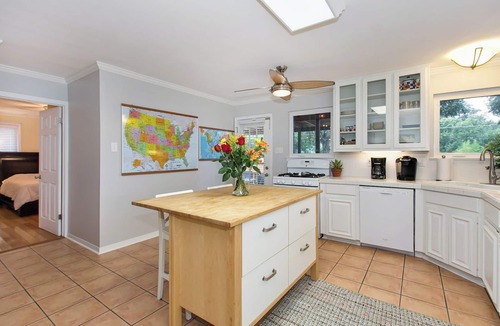 Bouldin House | NO home is more in the HEART of SOCO than this one!