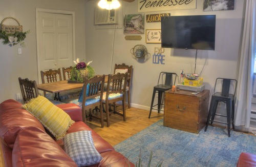 Tallassee Cabin | NO LONGER AVAILABLE