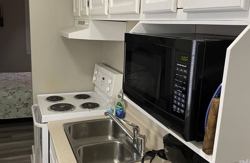 Moncton Apartment | No longer have this property. Vrbo makes it difficult to delete this property.