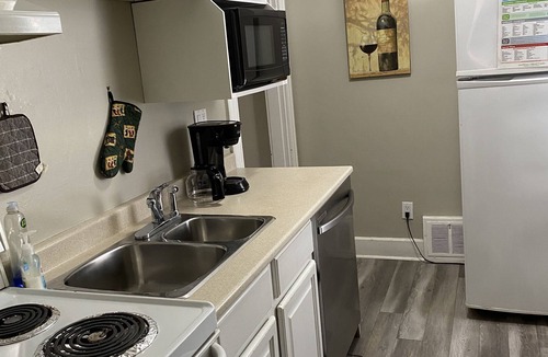 Moncton Apartment | No longer have this property. Vrbo makes it difficult to delete this property.