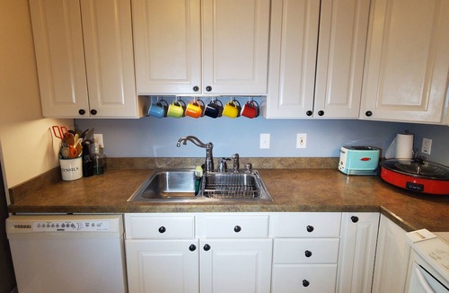 Tesson Ferry House | No parties, quiet, 3 bed, 2 bath.