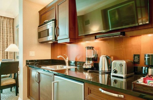 Las Vegas Condo | No Resort Fee ! Balcony Strip View Suite - Pool