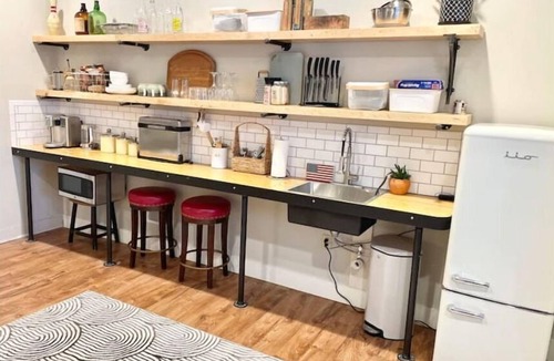 Johnsonville Apartment | “No Sleep ‘Til Brooklyn “- Vintage Eclectic Studio