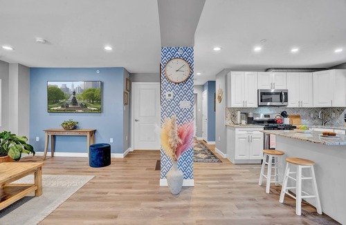 Chestnut Hill Apartment | No-stairs - Chestnut Hill 2 BR/2 Bath