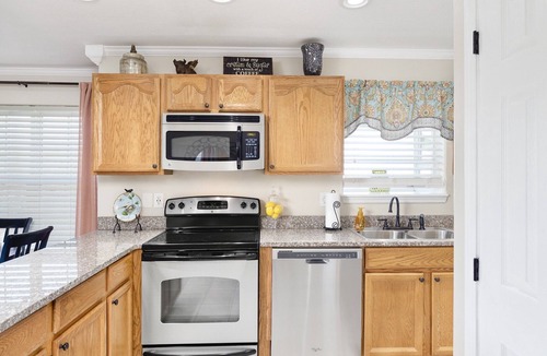 Indian Point Condo | NO STAIRS Next to SDC & Table Rock Lake King Master 2beds 2baths 20ft Patio