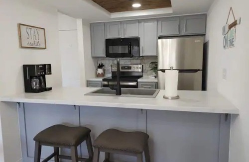 Kimberling City Condo | No Stairsn2 OutdoorPools/Indoor PoolnPickleball/Basketball/2 KidsParks