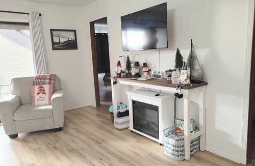 Kimberling City Condo | No Stairsn2 OutdoorPools/Indoor PoolnPickleball/Basketball/2 KidsParks