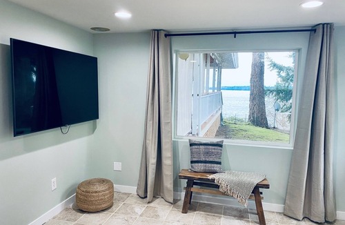 Clinton Cottage | No Steps or Stairs!