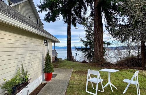 Clinton Cottage | No Steps or Stairs!