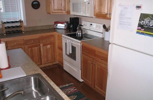 Banner Elk Condo | No steps! Spring-Summer dates available!