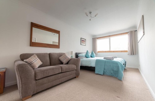 Stornoway Bed & Breakfast | No. Three