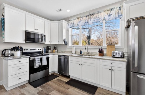 Groton Apartment | Noank Waterfront and Beaches