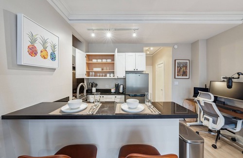 Nob Hill Apartment | Nob Hill Studio w/Office by Anyplace - 11614