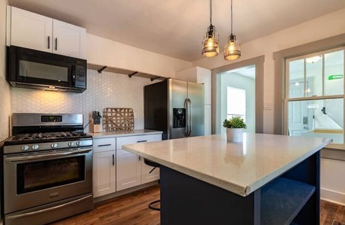 Nob Hill House | Nob Hill/UNM Luxury Remodeled House w/King Beds